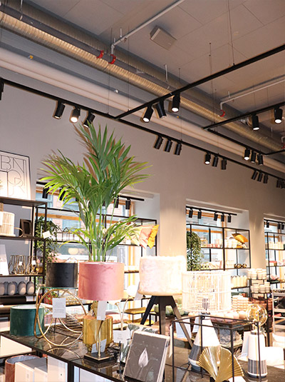 Kjøpesentre og butikker